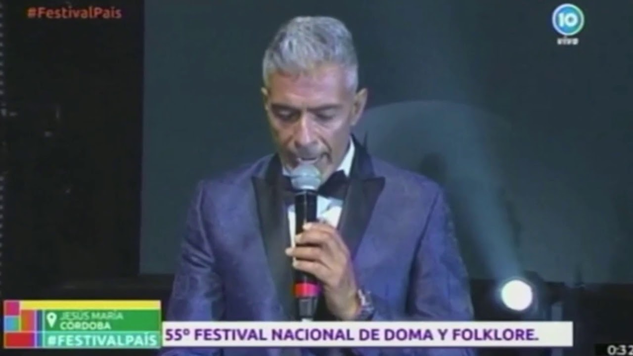Silbaron a Alberto Fernández en Jesús María - eldifusor