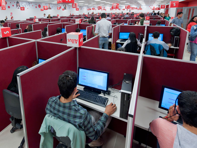 La Juventud Radical apoya a los trabajadores de los Call Centers